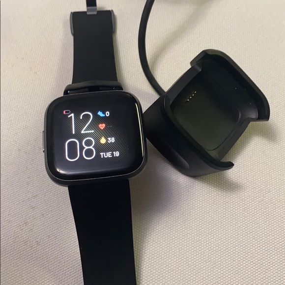 FitBit Versa Watch - Picture 1 of 1